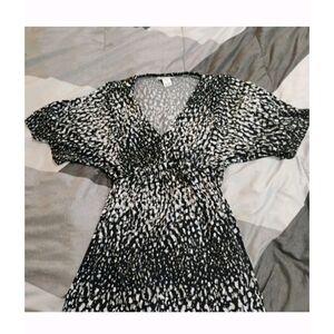 Motherhood Maternity Black and White Patterned Blouse